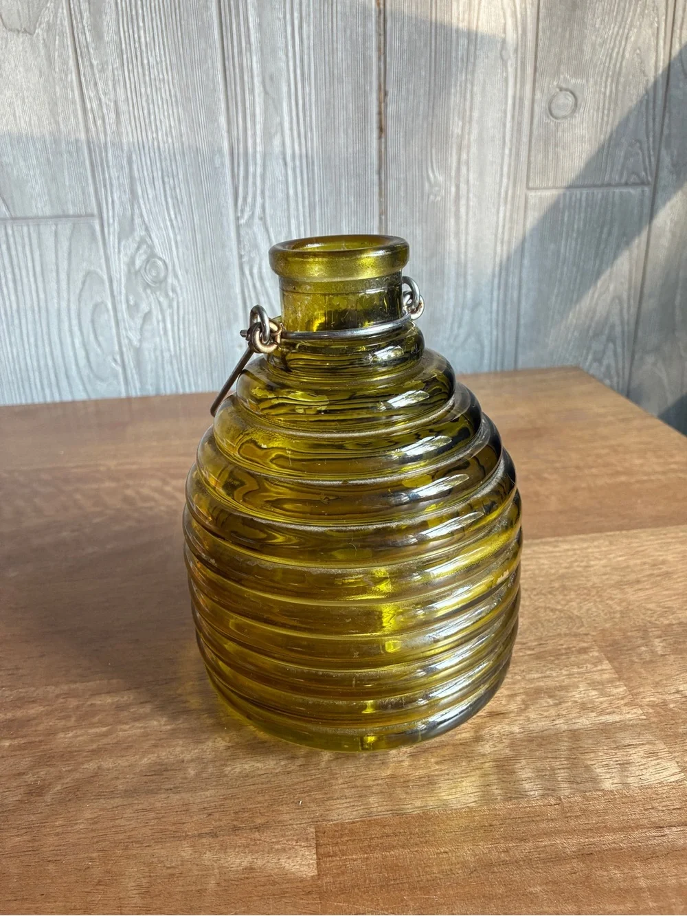 N/A vintage bee